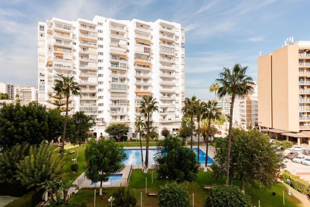 Amplio Con Vistas Al Mar Y Piscina En Benalmadena Apartment Екстериор снимка